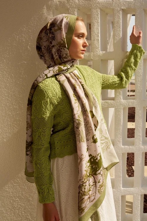 Curated Paradise Shawl - Green