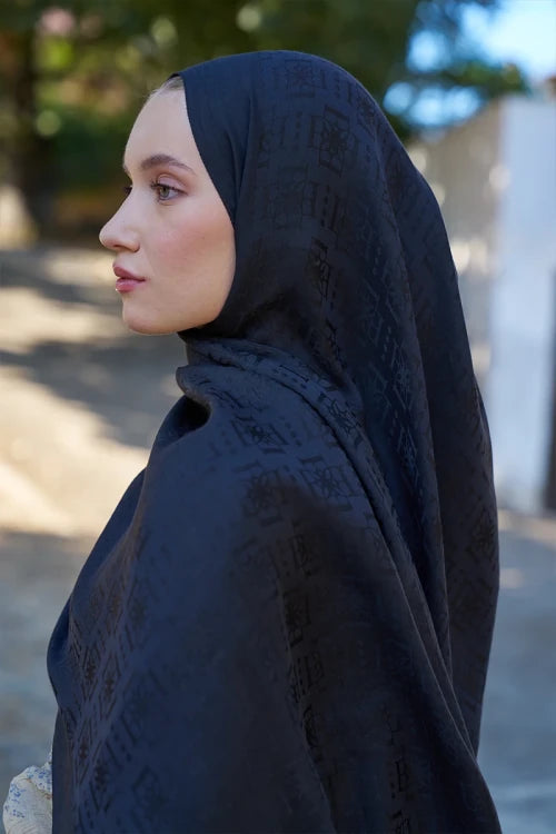 Naia Cotton Logo Pattern Shawl - Black