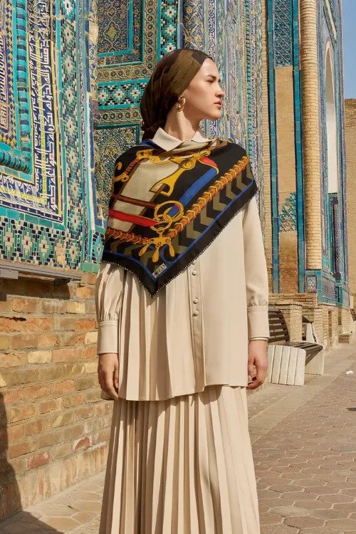 Zincir Desen Yün İpek Üçgen Omuz Şal - Gold