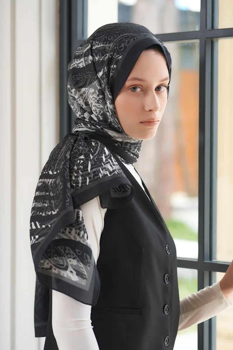 Heritage Hare Shawl - Black