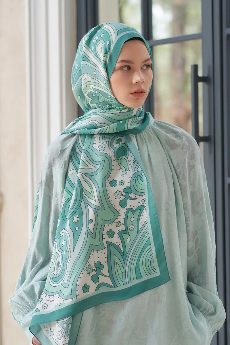 Heritage Nefha Shawl - Green