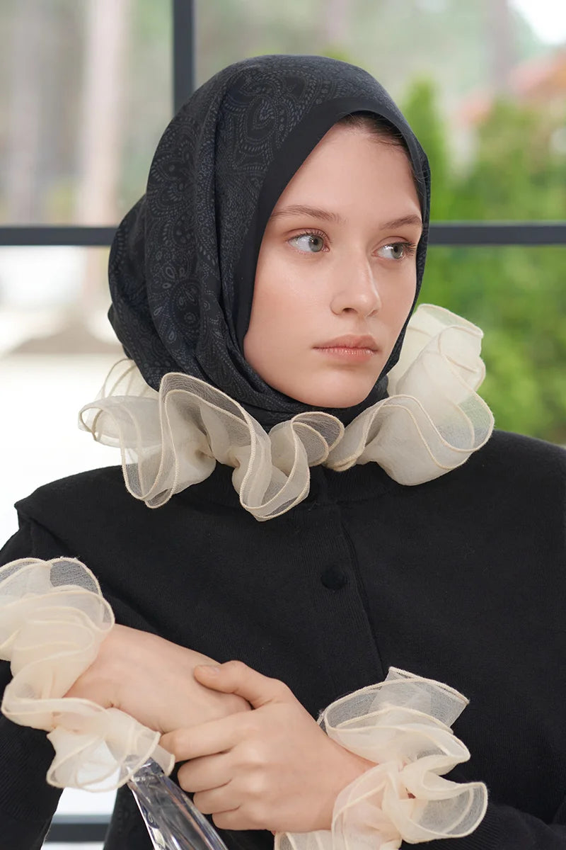 Heritage Saye Shawl - Black