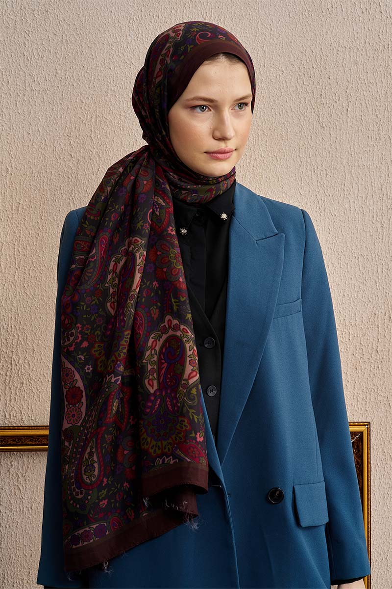 Celebrity Bliss Shawl - Reddish Brown