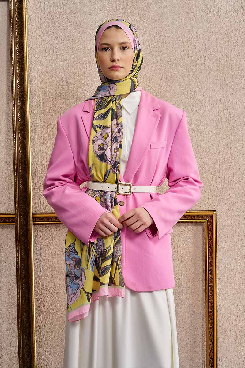 Celebrity Carmina Şal - Sarı