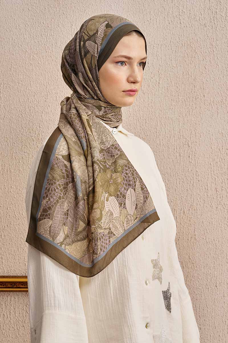 Celebrity Fiorenza Şal - Haki