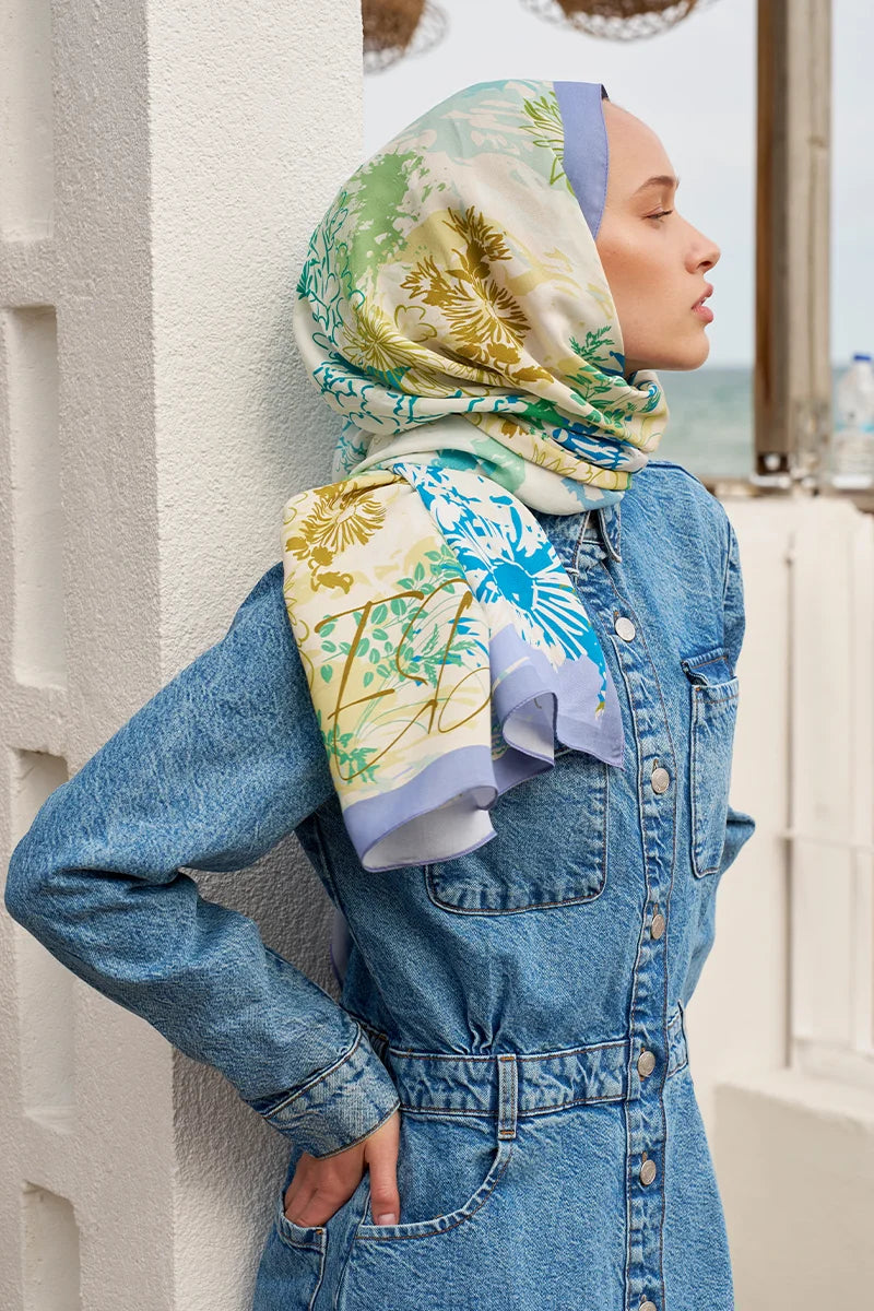 Curated Paradise Shawl - Lilac / Blue