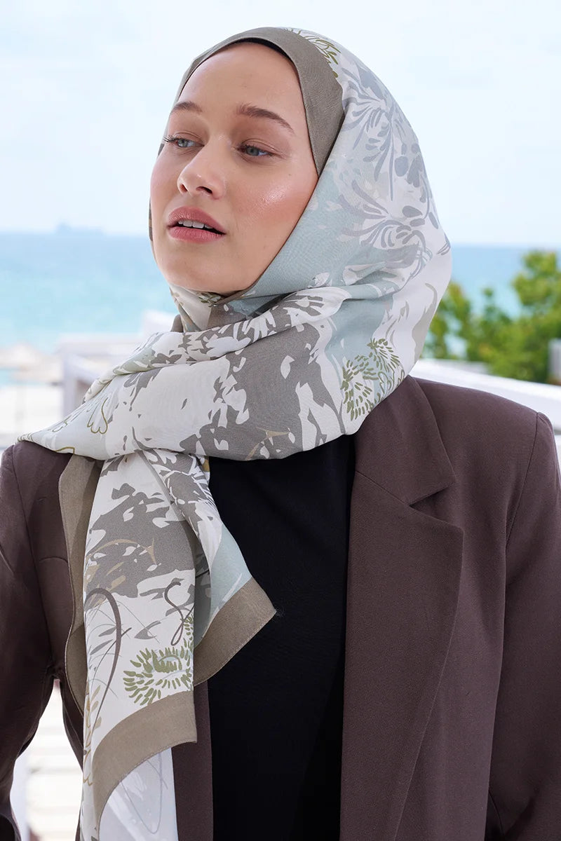 Curated Paradise Shawl - Dark Green