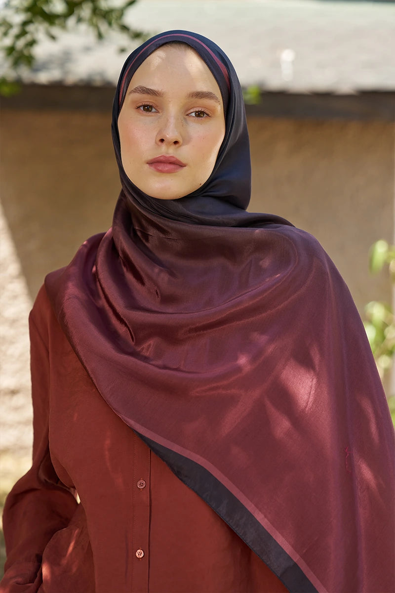 Inspired Gradient Pattern Shawl - Burgundy