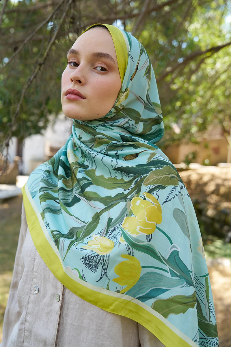 Inspired Muse Patterned Shawl - Lime