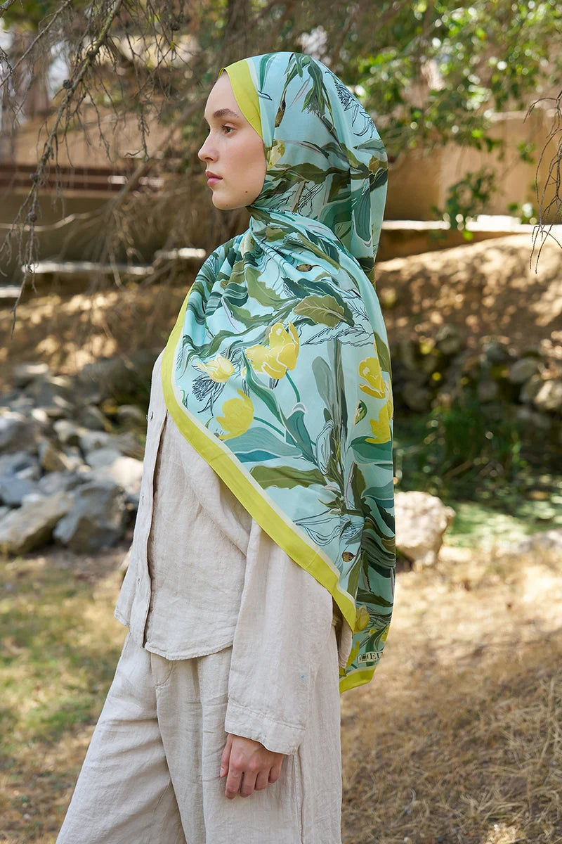 Inspired Muse Patterned Shawl - Lime