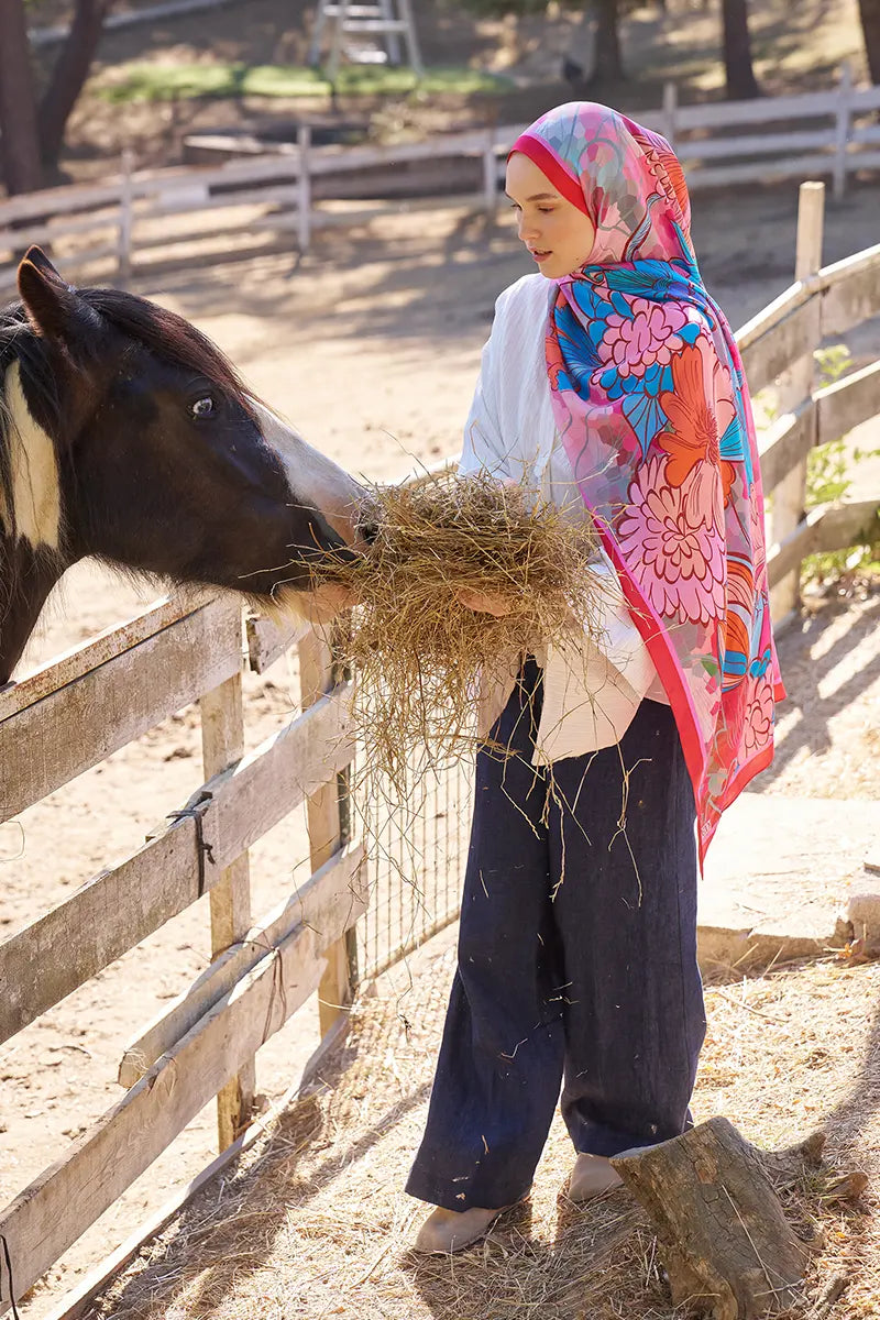 Inspired Velarose Pattern Shawl - Pink