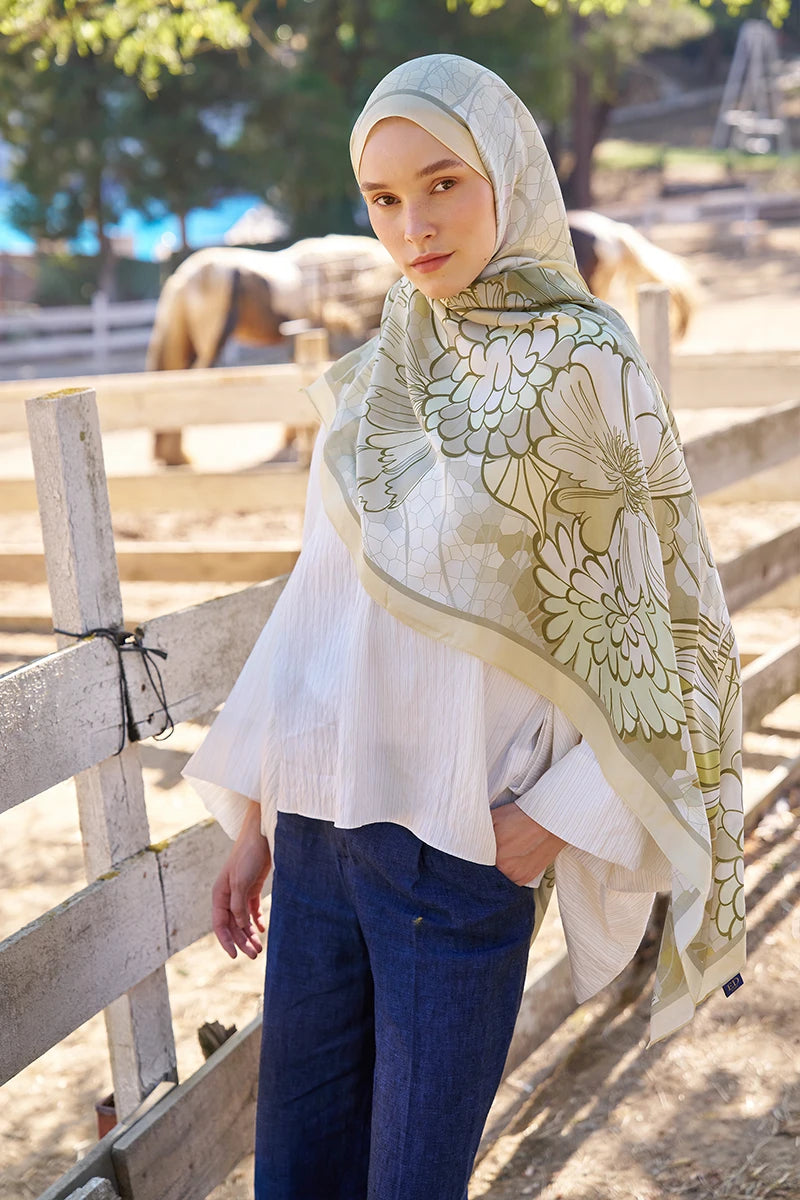 Inspired Velarose Pattern Shawl - Yellow
