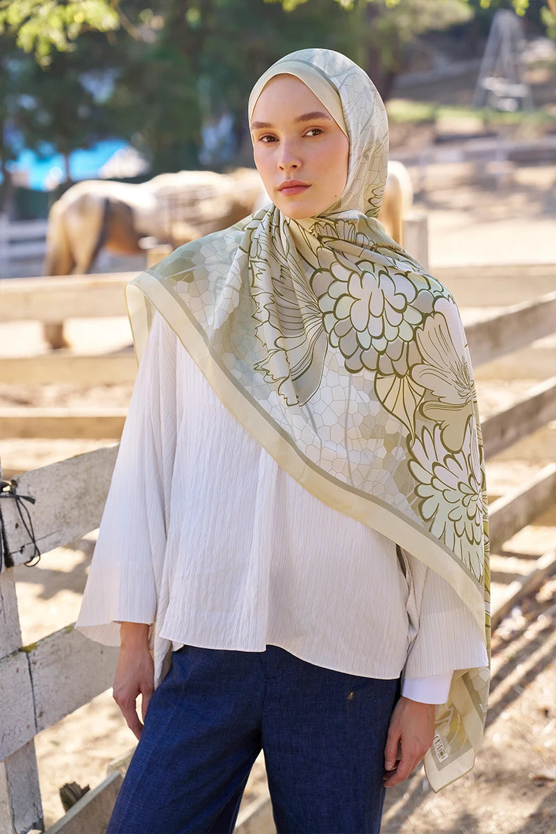 Inspired Velarose Pattern Shawl - Yellow
