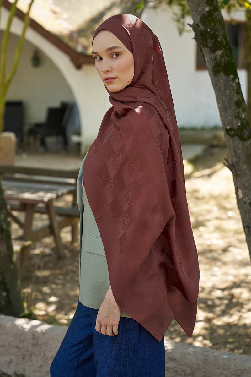 Naia Cotton Monogram Pattern Shawl - Reddish Brown