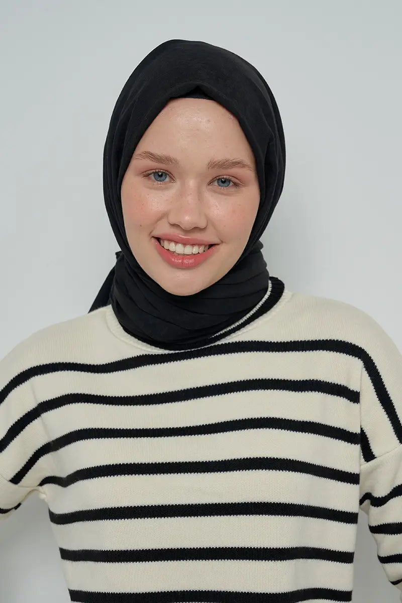 Cotton Shawl with Floral Pattern - Black