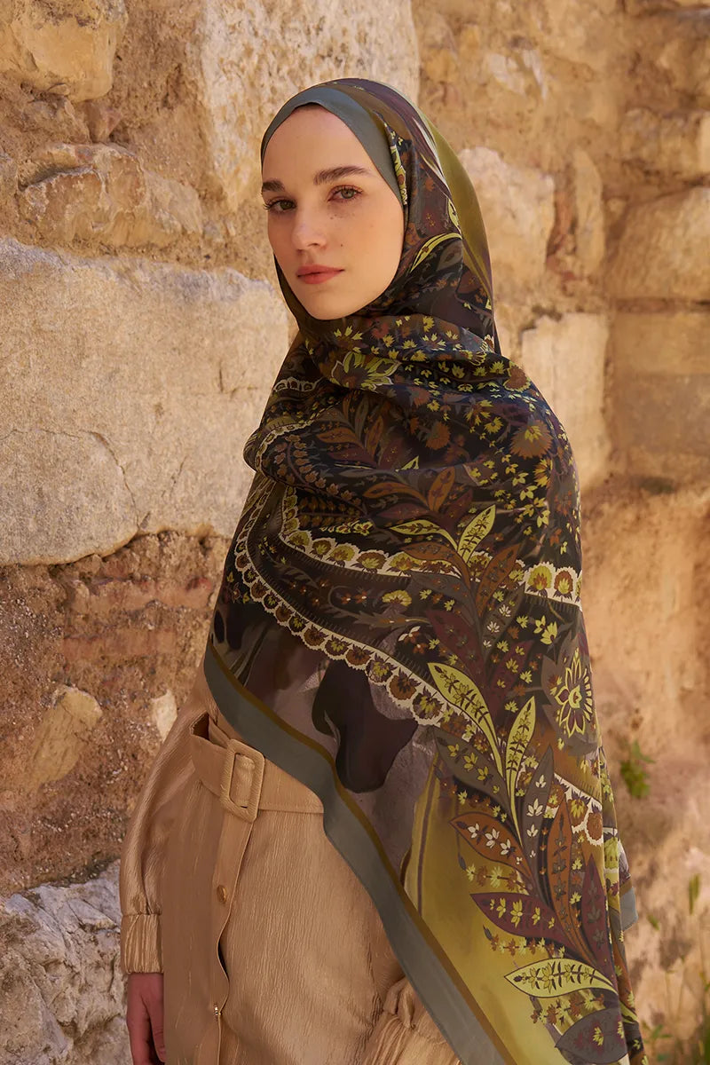Sunrise Carnival Pattern Shawl - Green