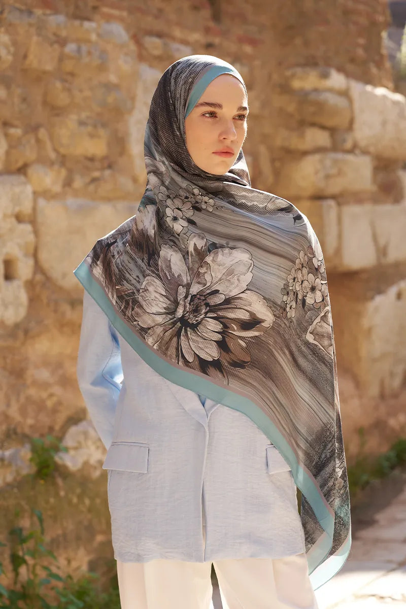 Sunrise Lily Pattern Shawl - Blue