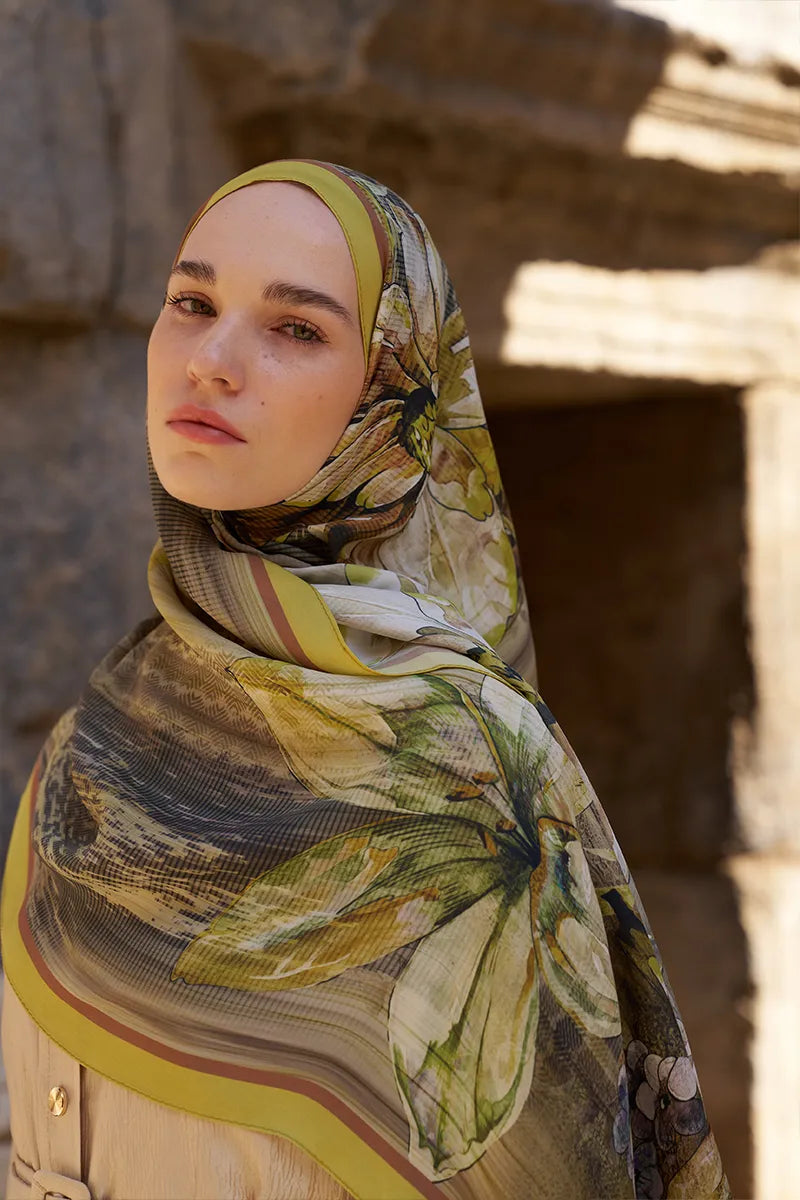 Sunrise Lily Pattern Shawl - Yellow