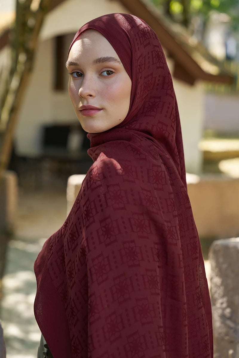 Naia Cotton Logo Pattern Shawl - Claret Red