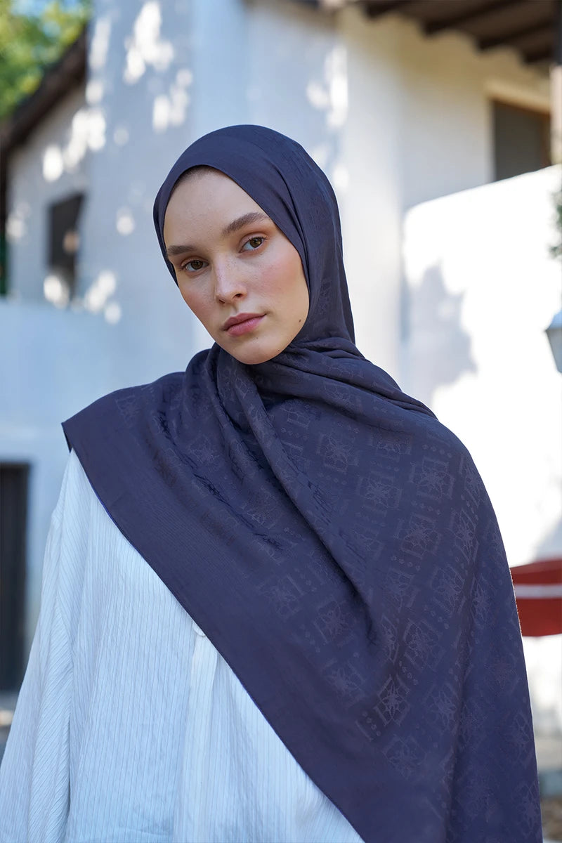 Naia Cotton Logo Pattern Shawl - Purple