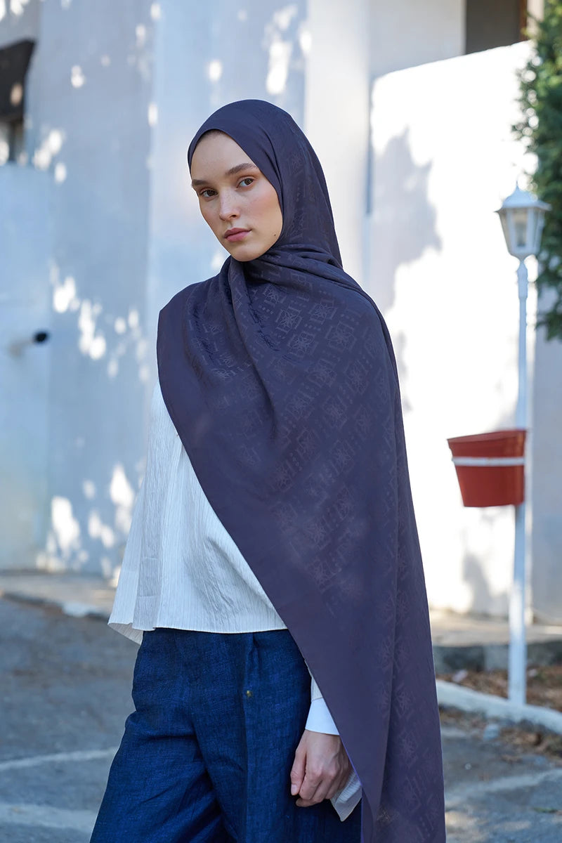 Naia Cotton Logo Pattern Shawl - Purple