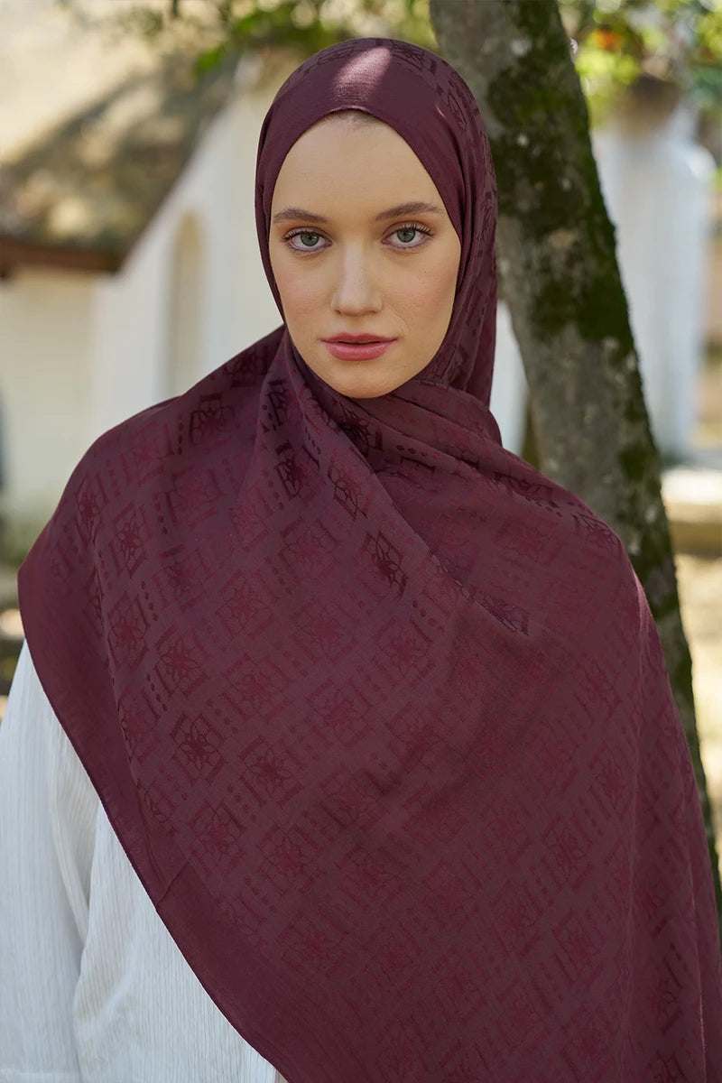 Naia Cotton Logo Pattern Shawl - Burgundy