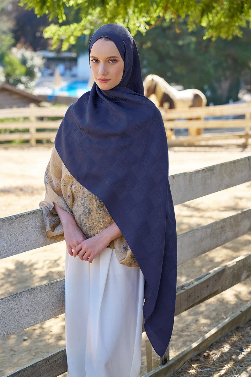 Naia Cotton Monogram Pattern Shawl - Purple