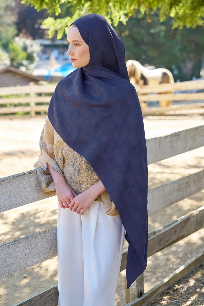 Naia Cotton Monogram Pattern Shawl - Purple