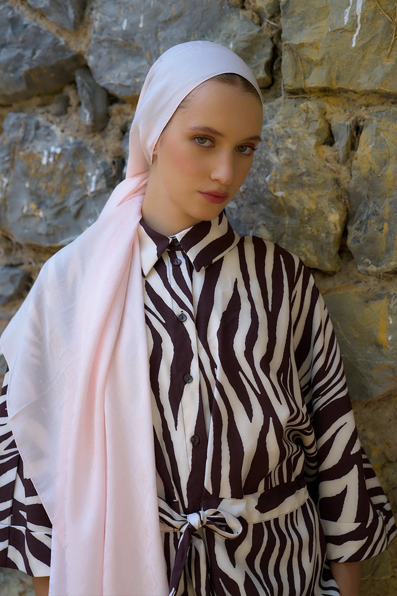 Naia Cotton Logo Pattern Shawl - Powder