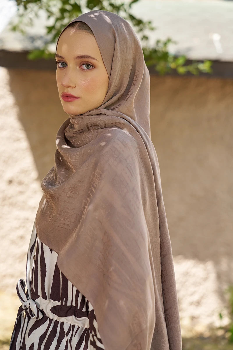 Naia Cotton Logo Pattern Shawl - Mink