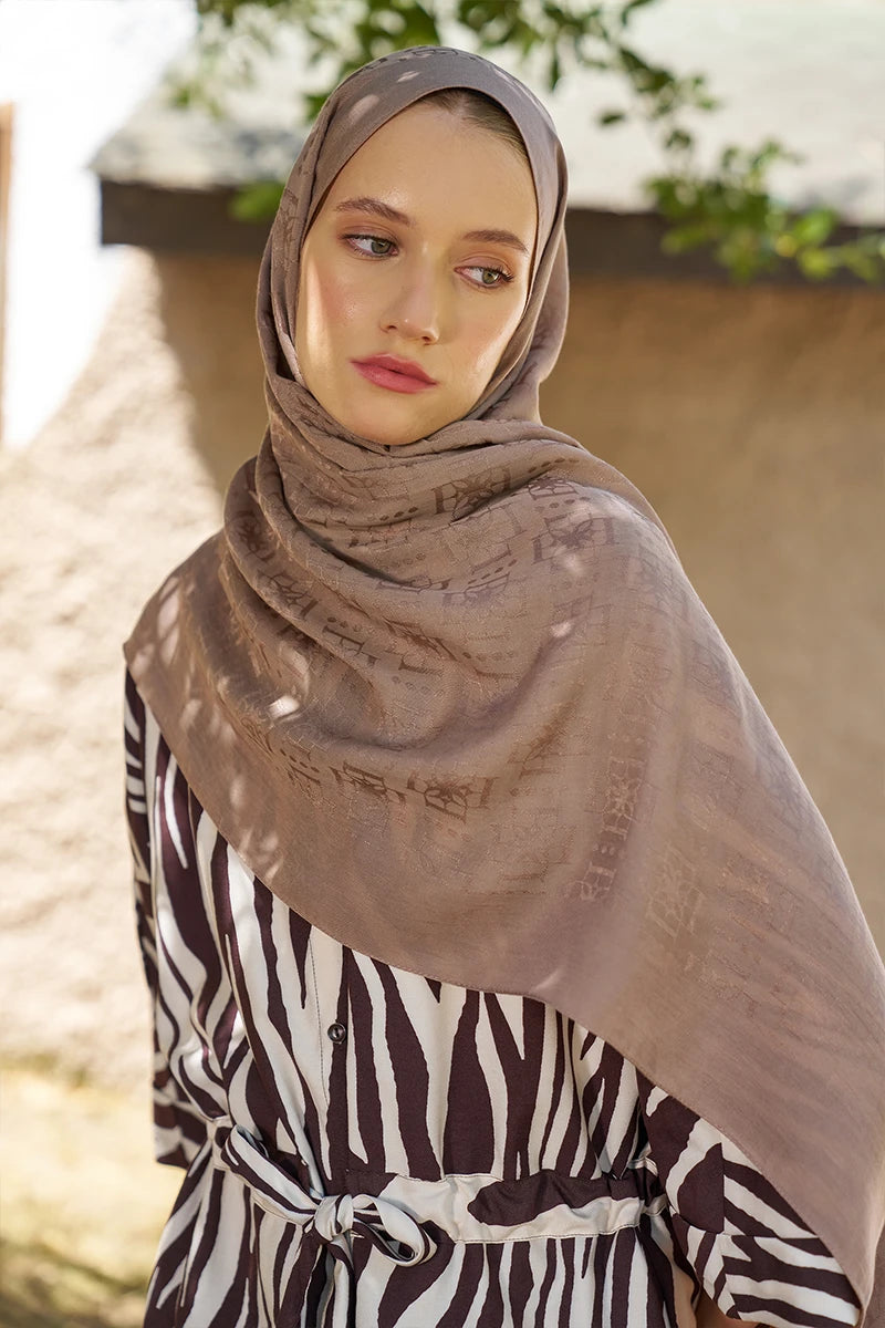 Naia Cotton Logo Pattern Shawl - Mink