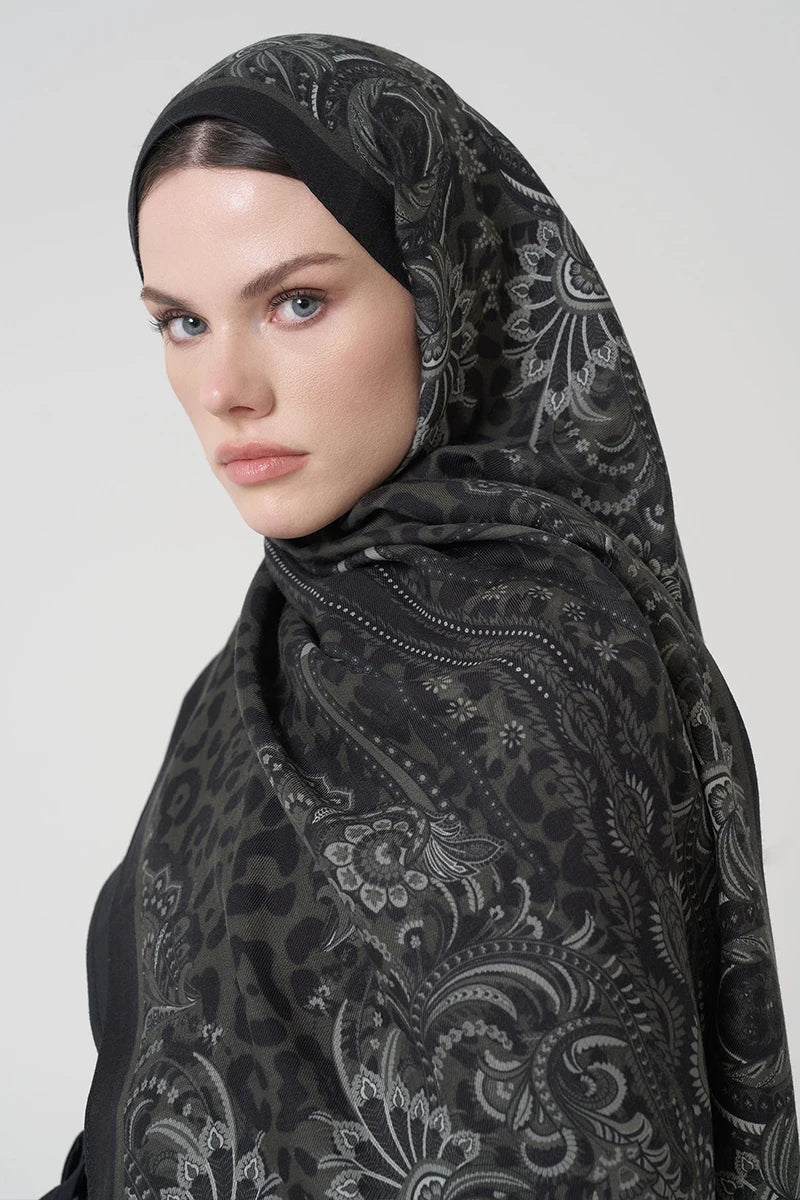 Yün İpek Şal Feline Leopar Desen - Siyah