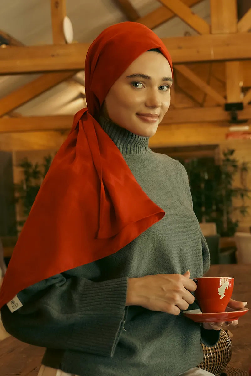 Silky Jacquard Shawl with Zigzag Pattern - Red