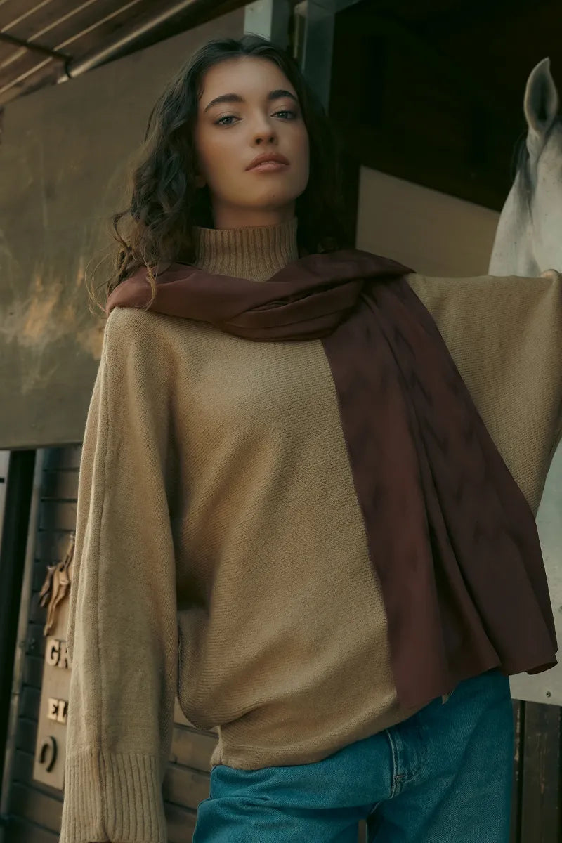 Silky Jacquard Shawl with Zigzag Pattern - Brown