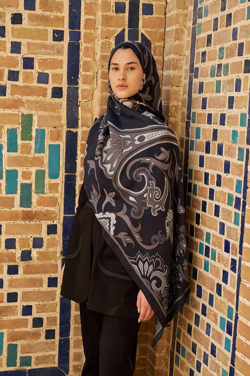 Bramble Floss Viscose Shawl - Black