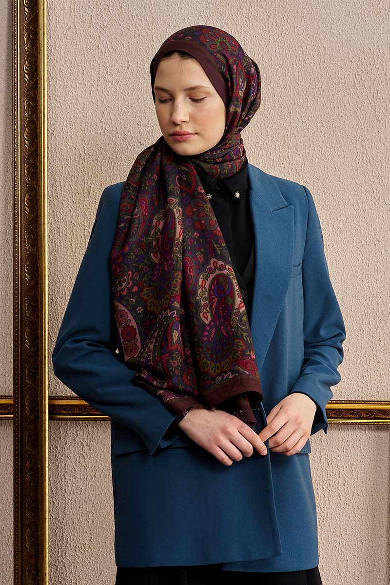 Celebrity Bliss Scarf - Reddish Brown