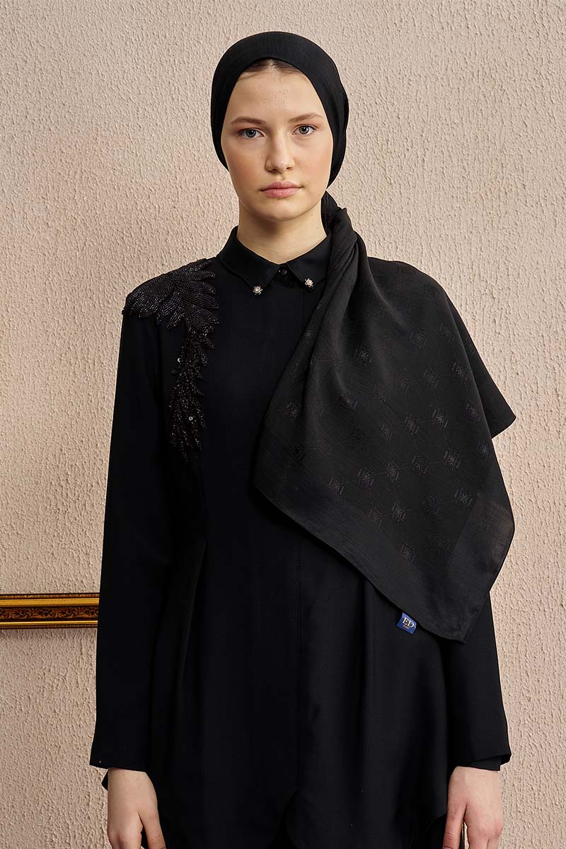 Double-Sided Logo Pattern Shawl - Black