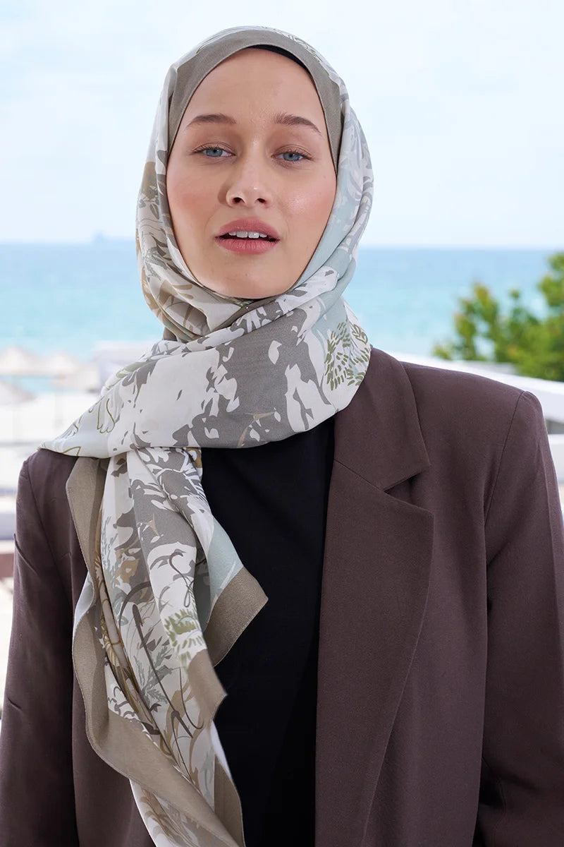 Curated Paradise Shawl - Dark Green