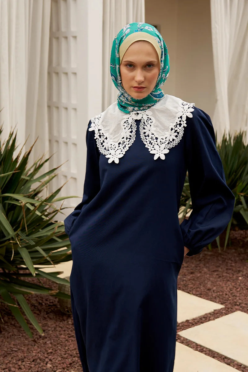 Curated Secret Garden Shawl - Turquoise