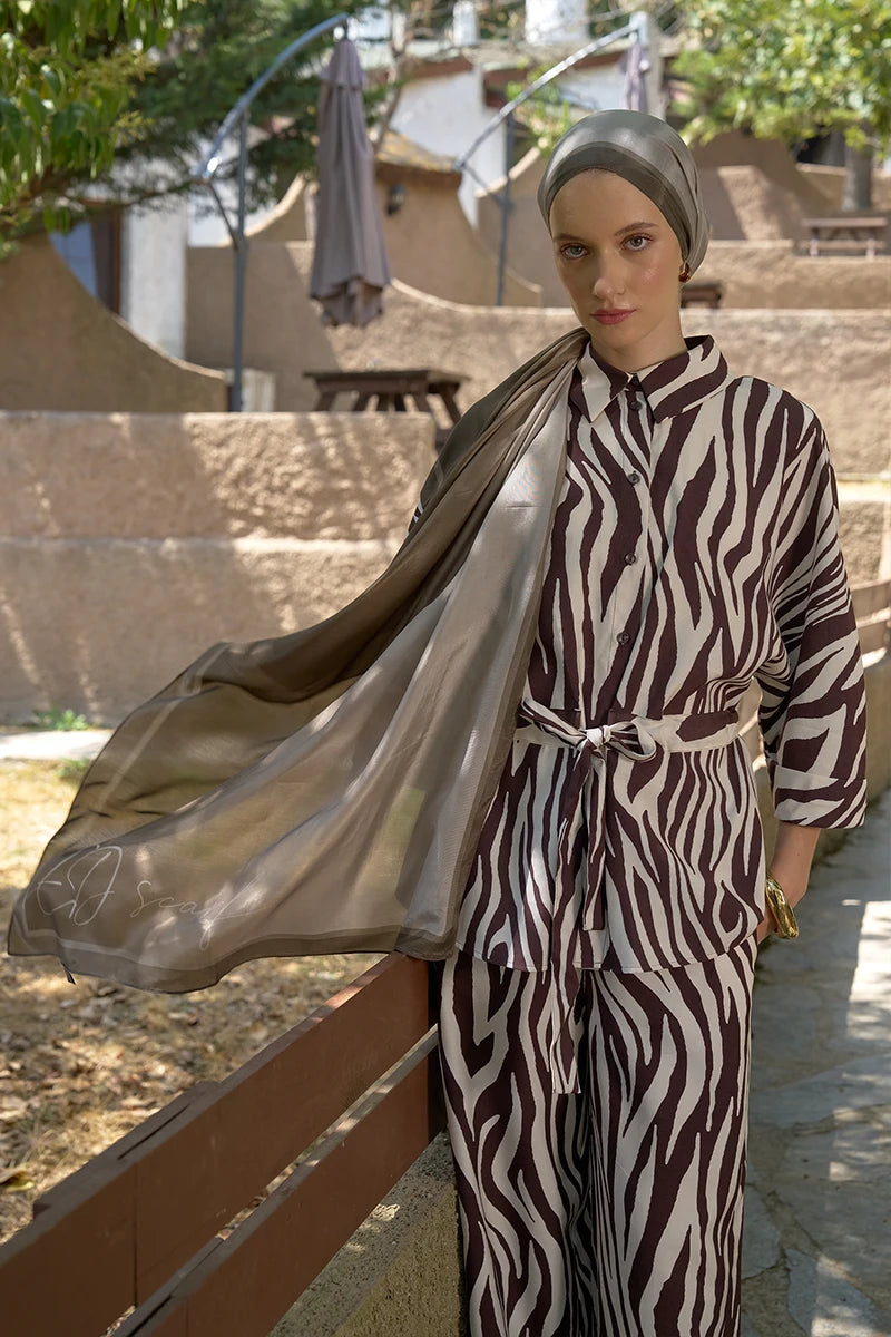 Inspired Gradient Pattern Shawl - Olive Green