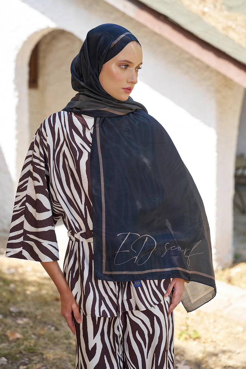 Inspired Gradient Pattern Shawl - Black