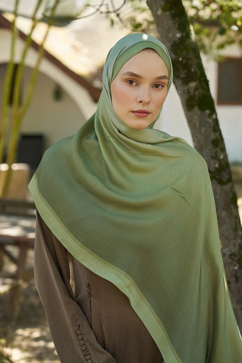 Inspired Gradient Pattern Shawl - Green