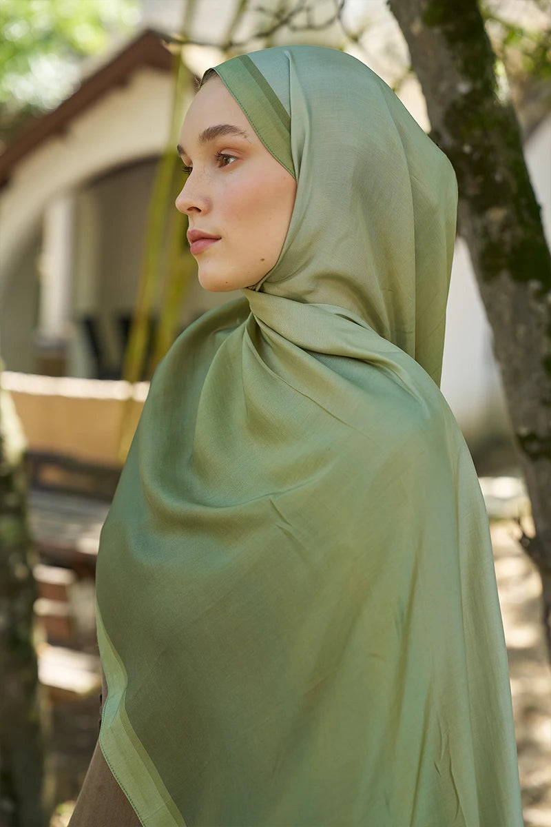 Inspired Gradient Pattern Shawl - Green