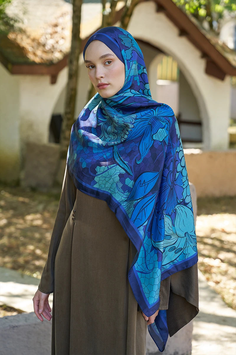 Inspired Velarose Pattern Shawl - Navy Blue