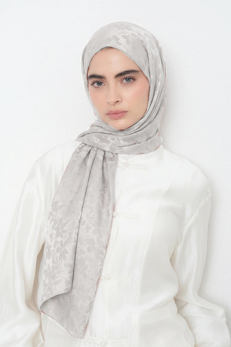 Silky Jacquard Shawl Daisy Pattern - Silver