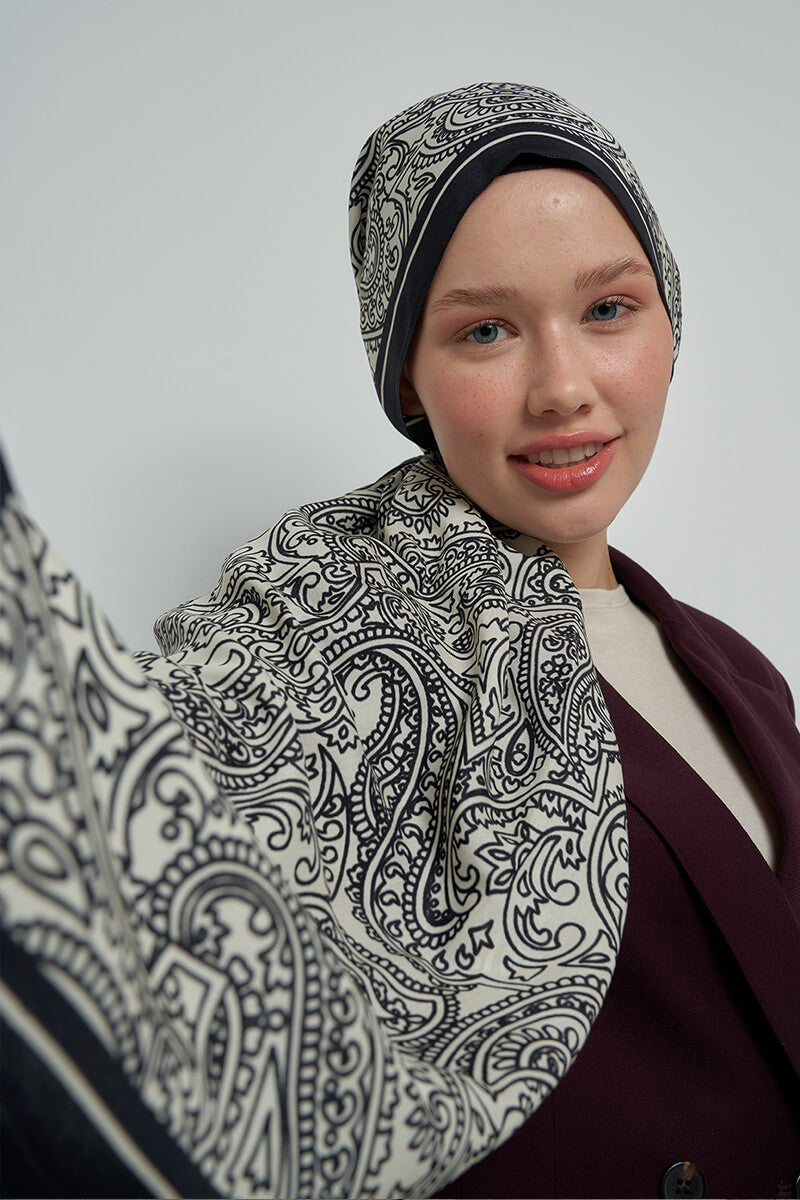 Paisley Collection Huma Shawl - Black / White