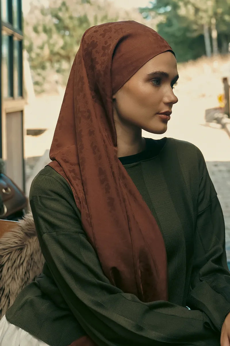 Silky Jacquard Shawl Daisy Pattern - Brown