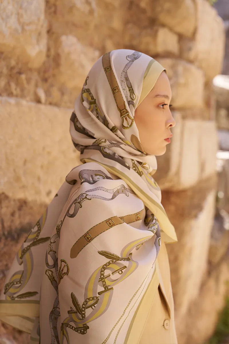 Sunrise Baroque Pattern Shawl - Yellow