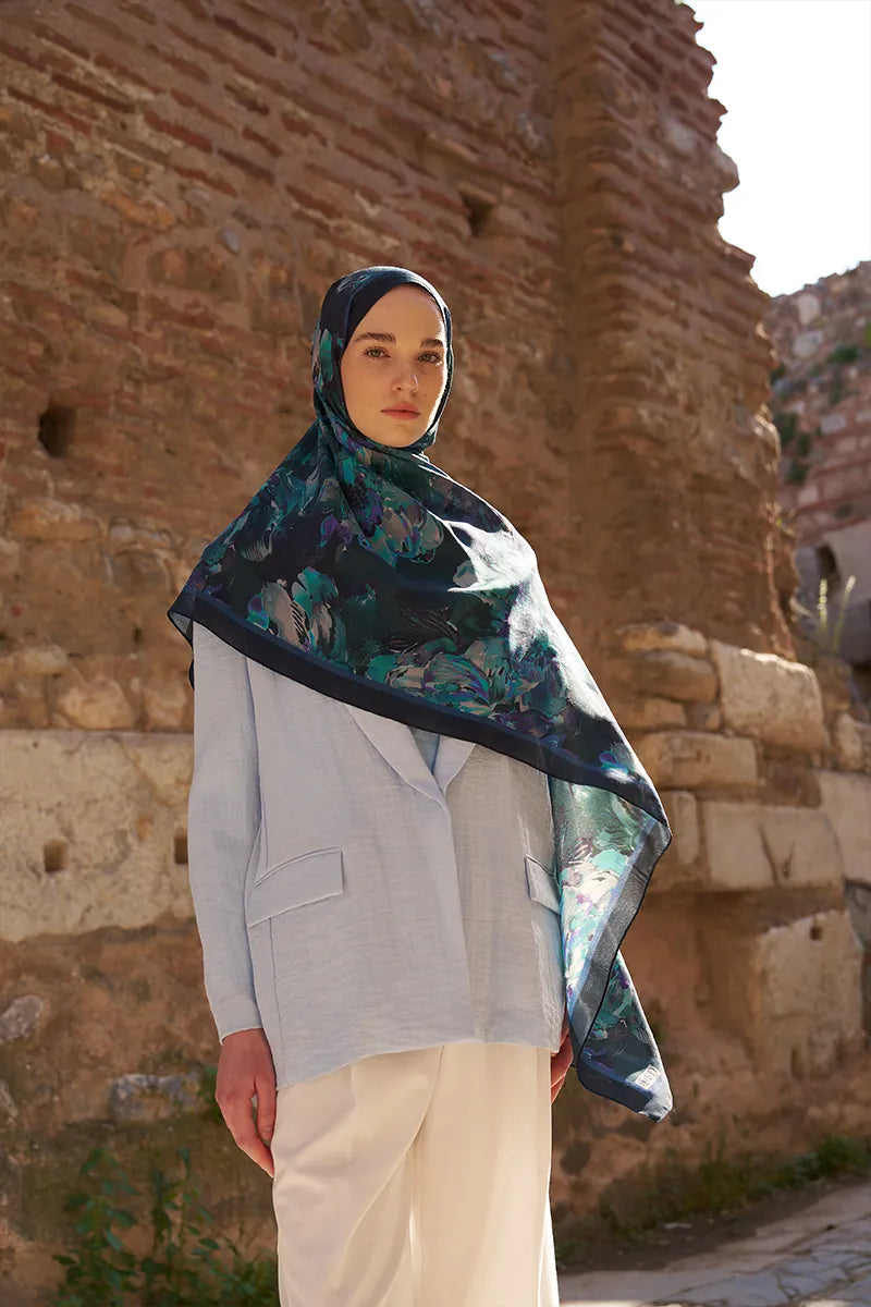 Sunrise Floral Pattern Shawl - Navy Blue