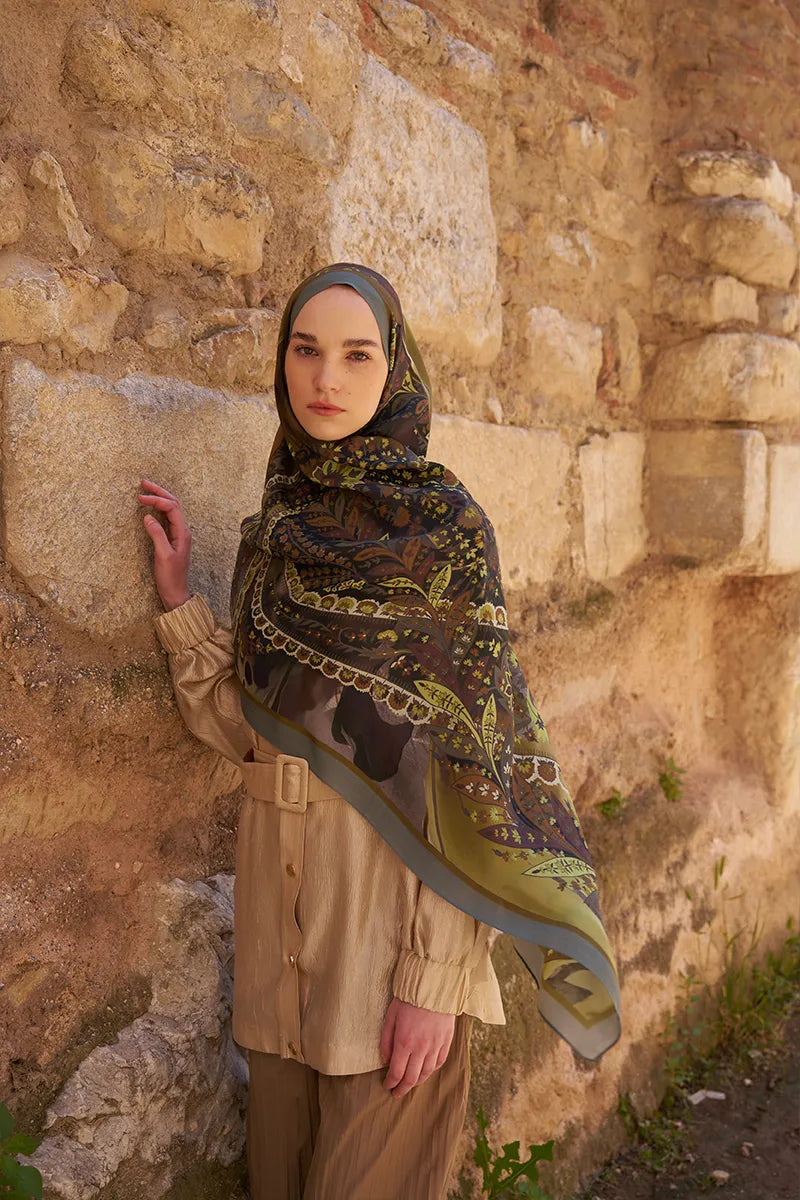 Sunrise Carnival Pattern Shawl - Green